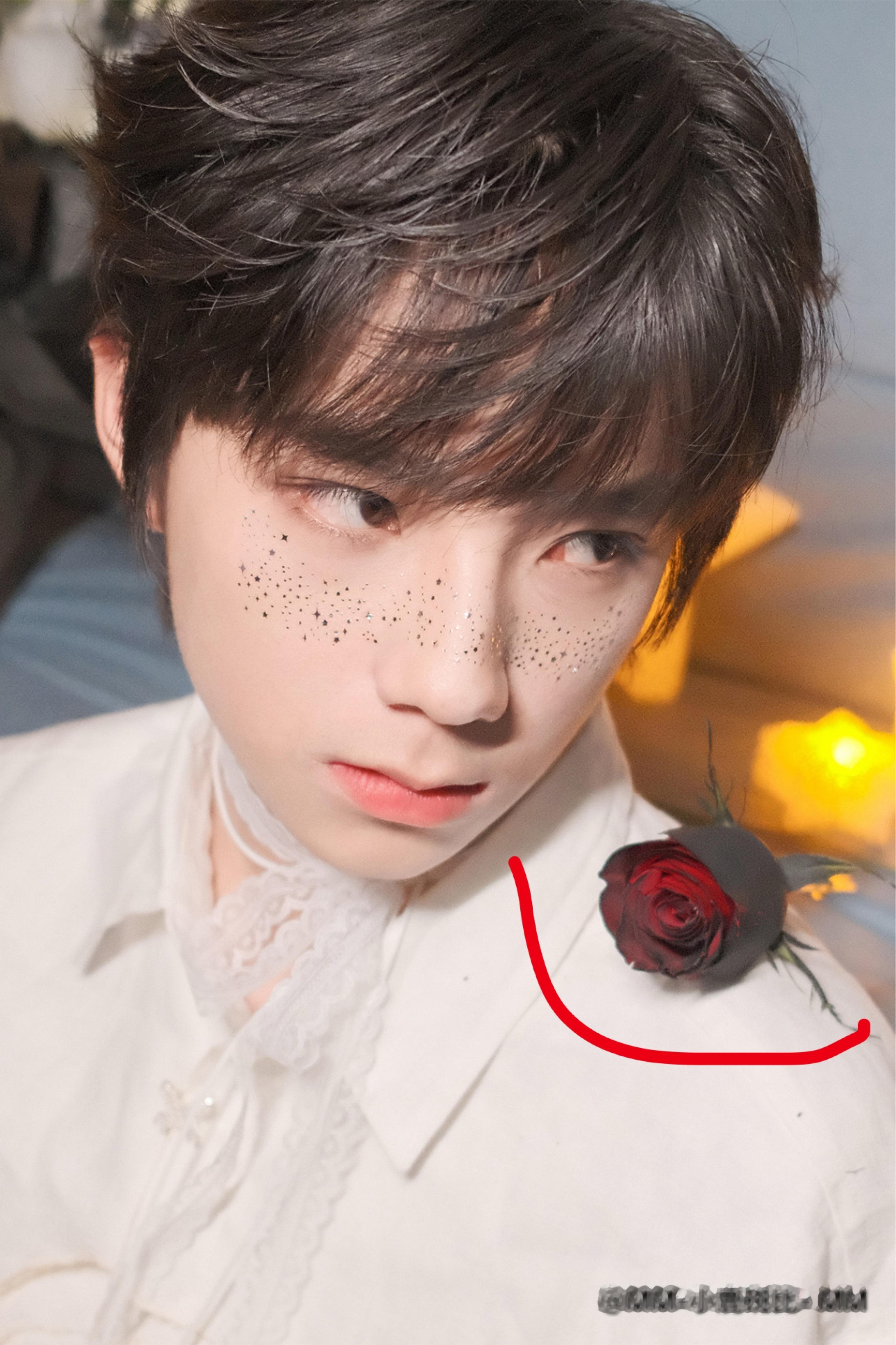 去翻了翻他的相册……惊呆了（cr：🍉LuLuMu） 