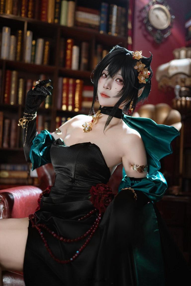 明日方舟隐德来希二佐Nisa 📷:好久不发正片了，最近都在肝本子，明天上新本本