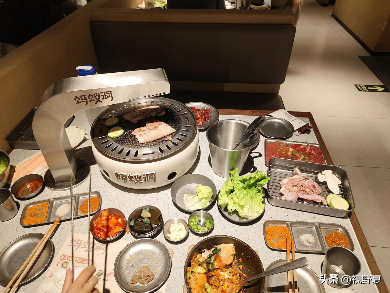 当你老了,钱和健康哪个重要?
当人生步入晚年，钱与健康从来不是二选一，而是相辅相