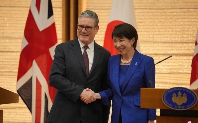 刚在中国签了大单的英国首相，转头就在日本干了背刺我们的事情。1月31日，英国首相