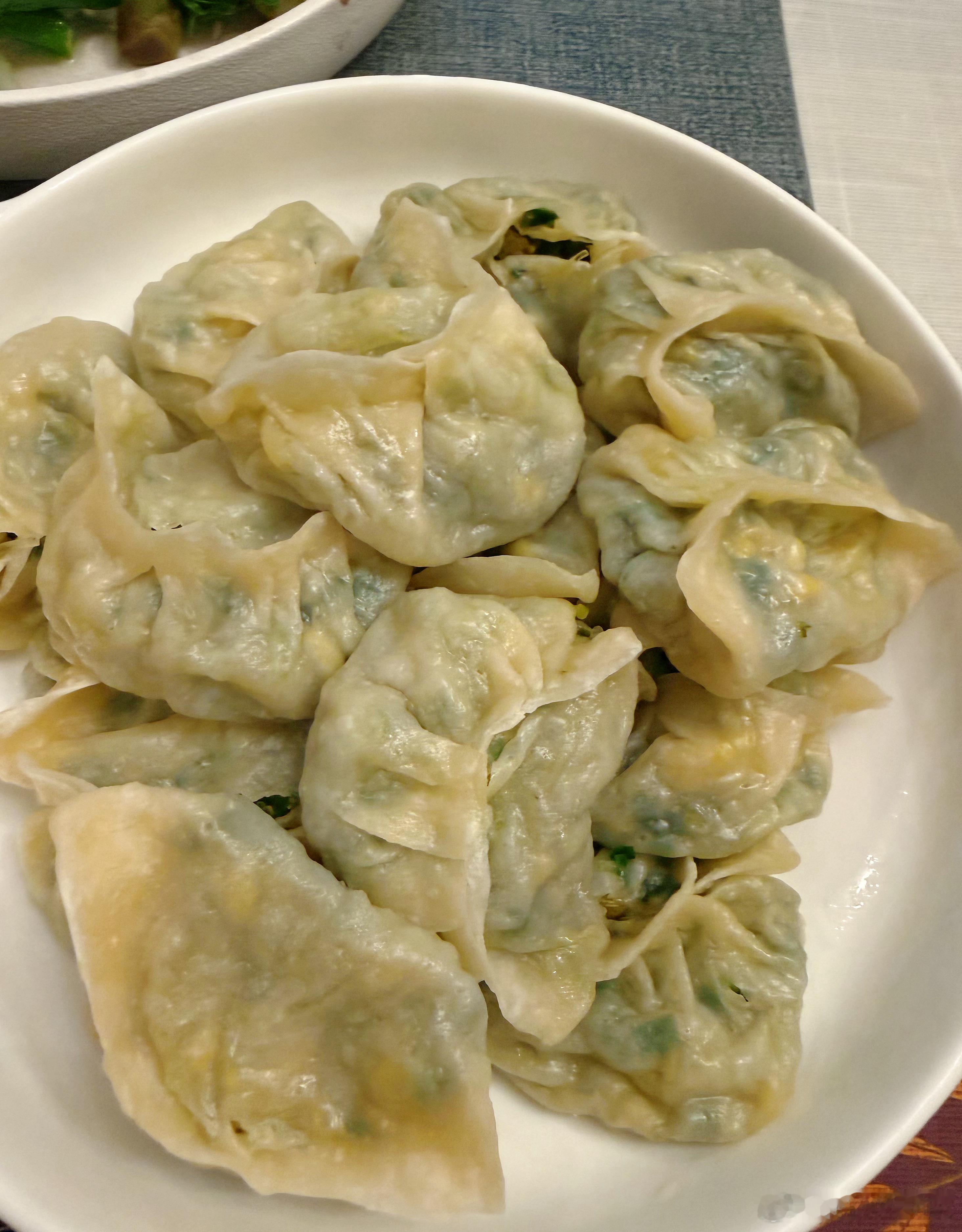 因为胆结石 老伴已经好几天吃素食 减脂餐 粗粮对于爱吃香喝辣的老男来说 难为他了
