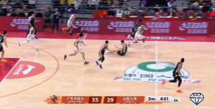 CBA本轮5佳球第一位，广东vs山西，萨姆纳和王洪泽联手抢断，萨姆纳助攻快下的奎
