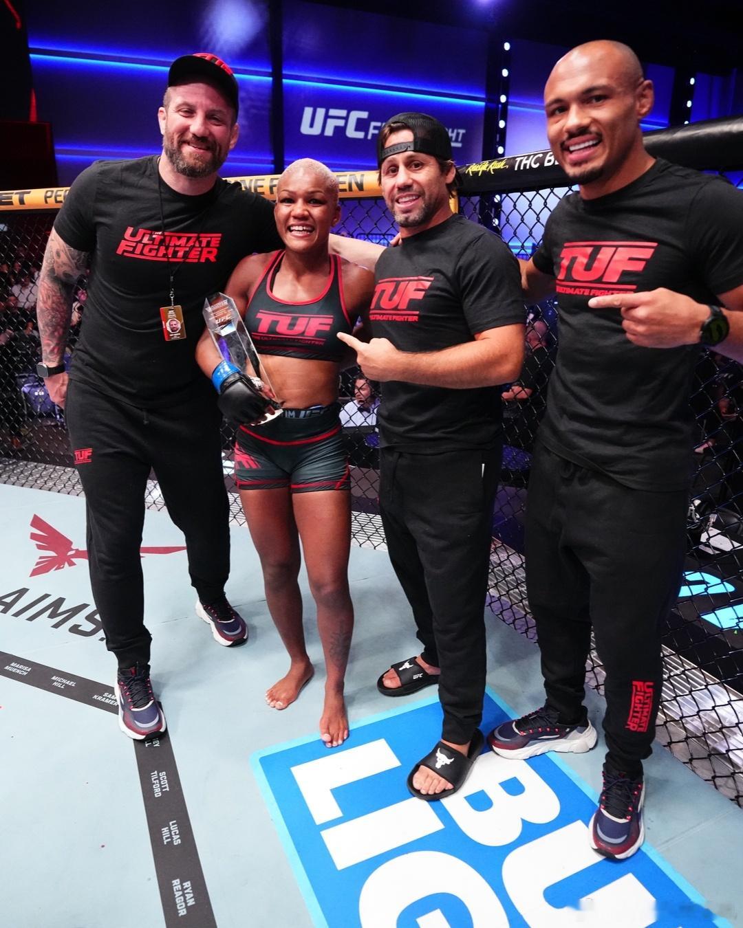 UFC 战果——蒂娜·布莱克（Tina Black）多年努力后终于修成正果在今天
