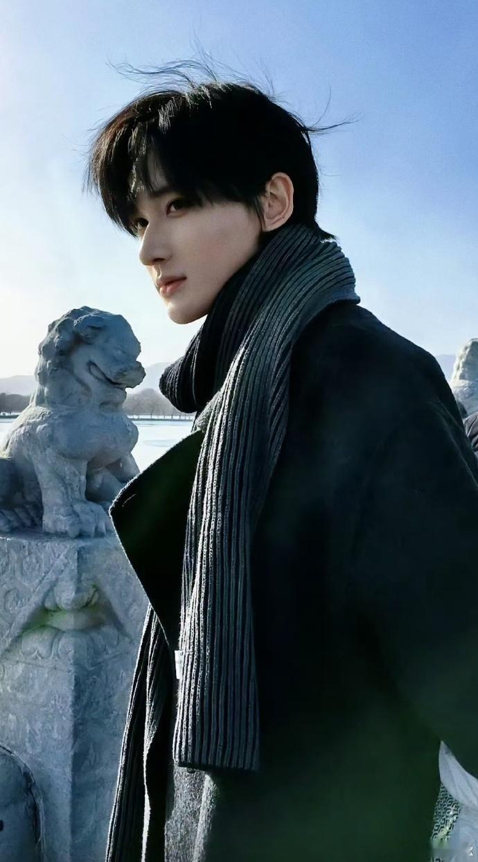 余宇涵带粉丝上山了 萌鱼鱼的春节直播太有梗，带粉丝上山野外求生既视感，看得人全程