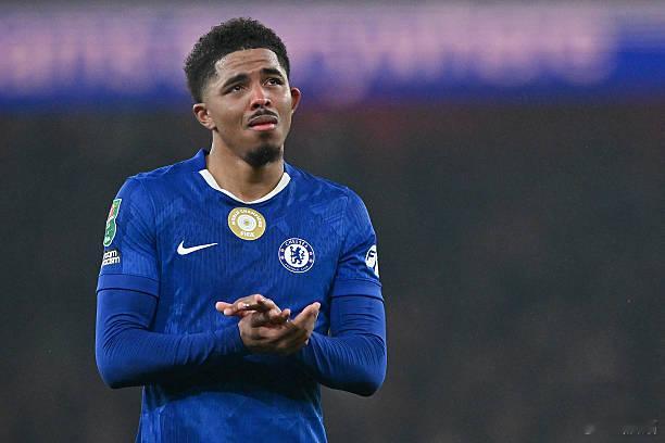 切尔西 罗森尼尔在联赛杯半决赛次回合的策略没什么问题。首回合2-3落败，比分差距