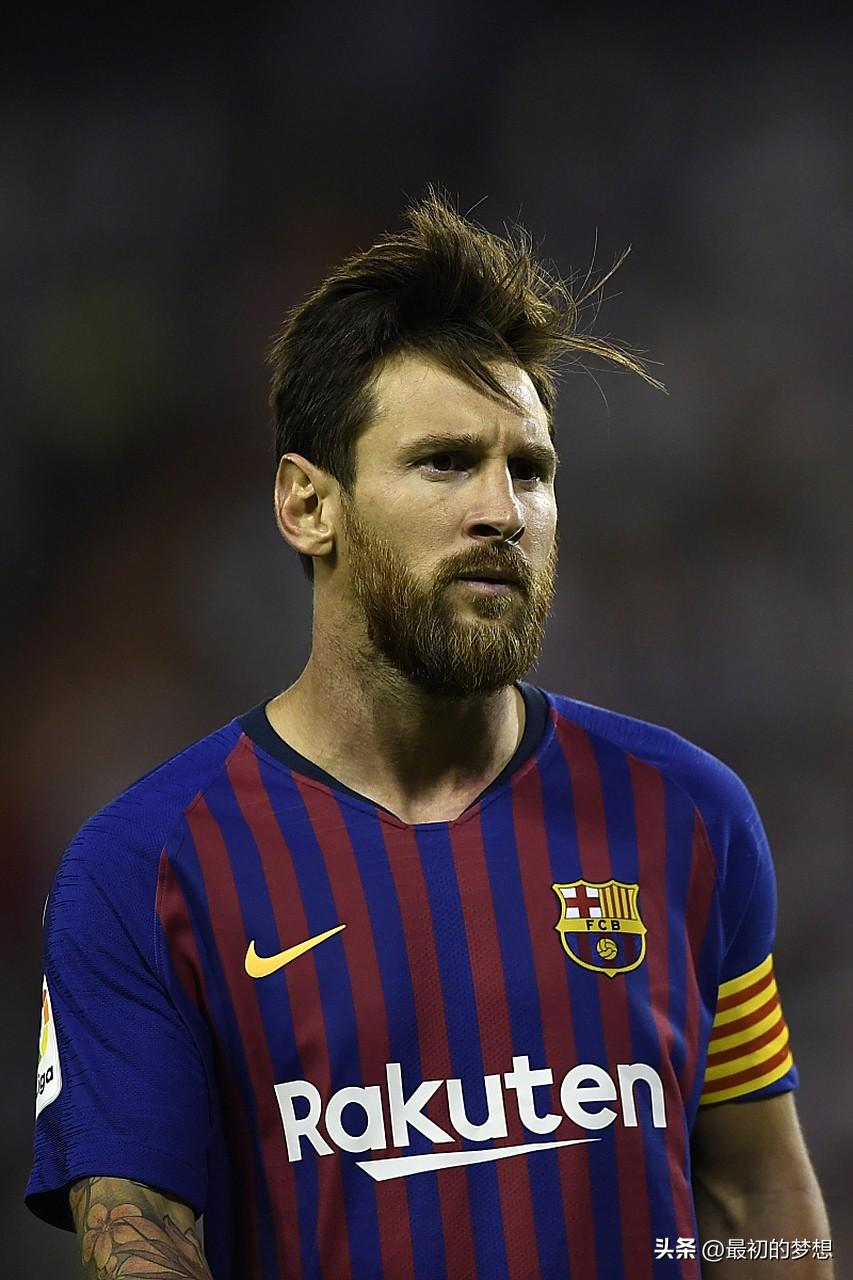 足坛历史进攻能力最强的五大球星！大家认同吗？（综合单兵创造+终结+统治力
 
1