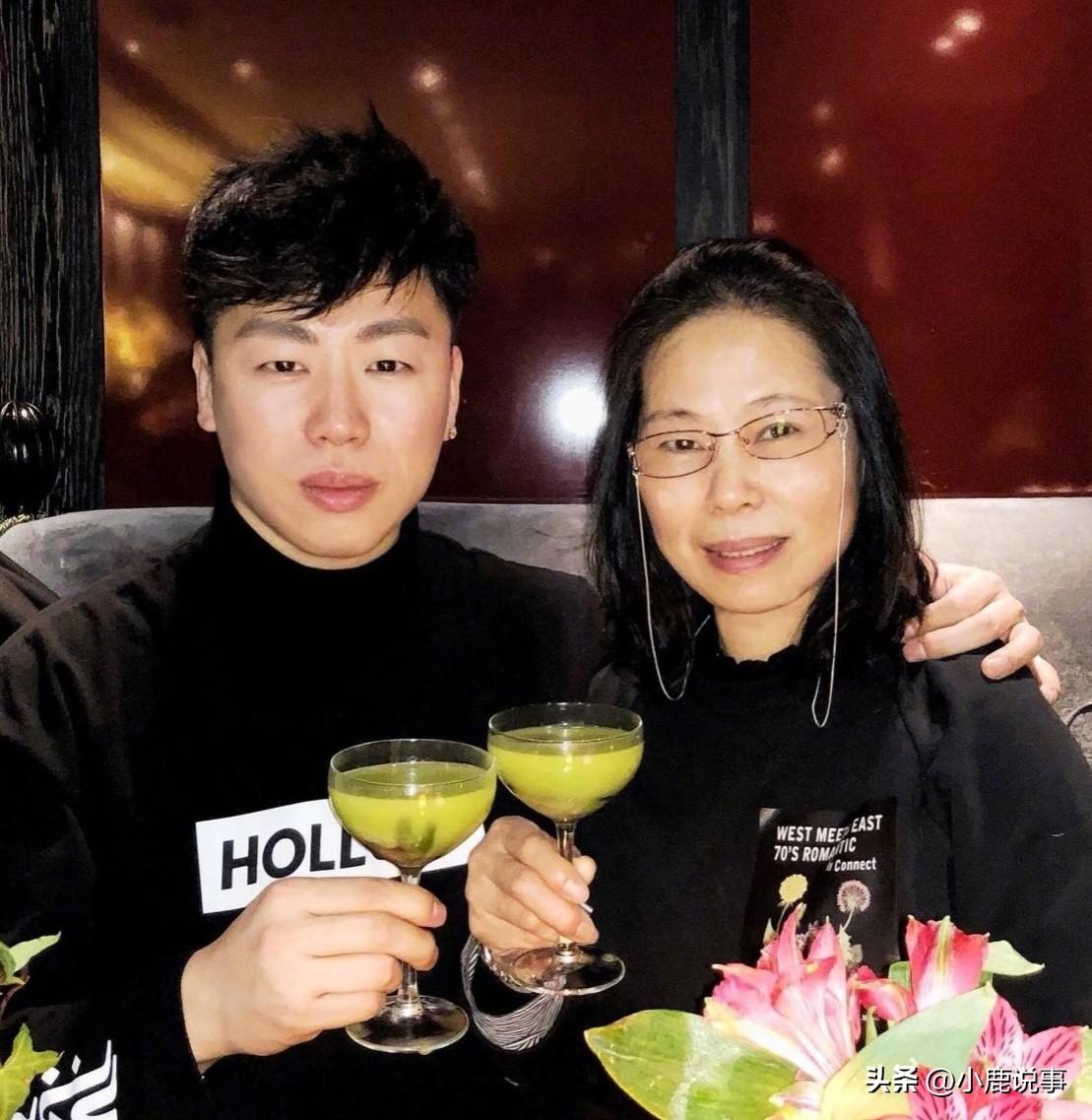 胡彦斌42岁再提过去，
当场就红了眼眶。
他说这辈子最愧疚的，就是当初放走了章龄