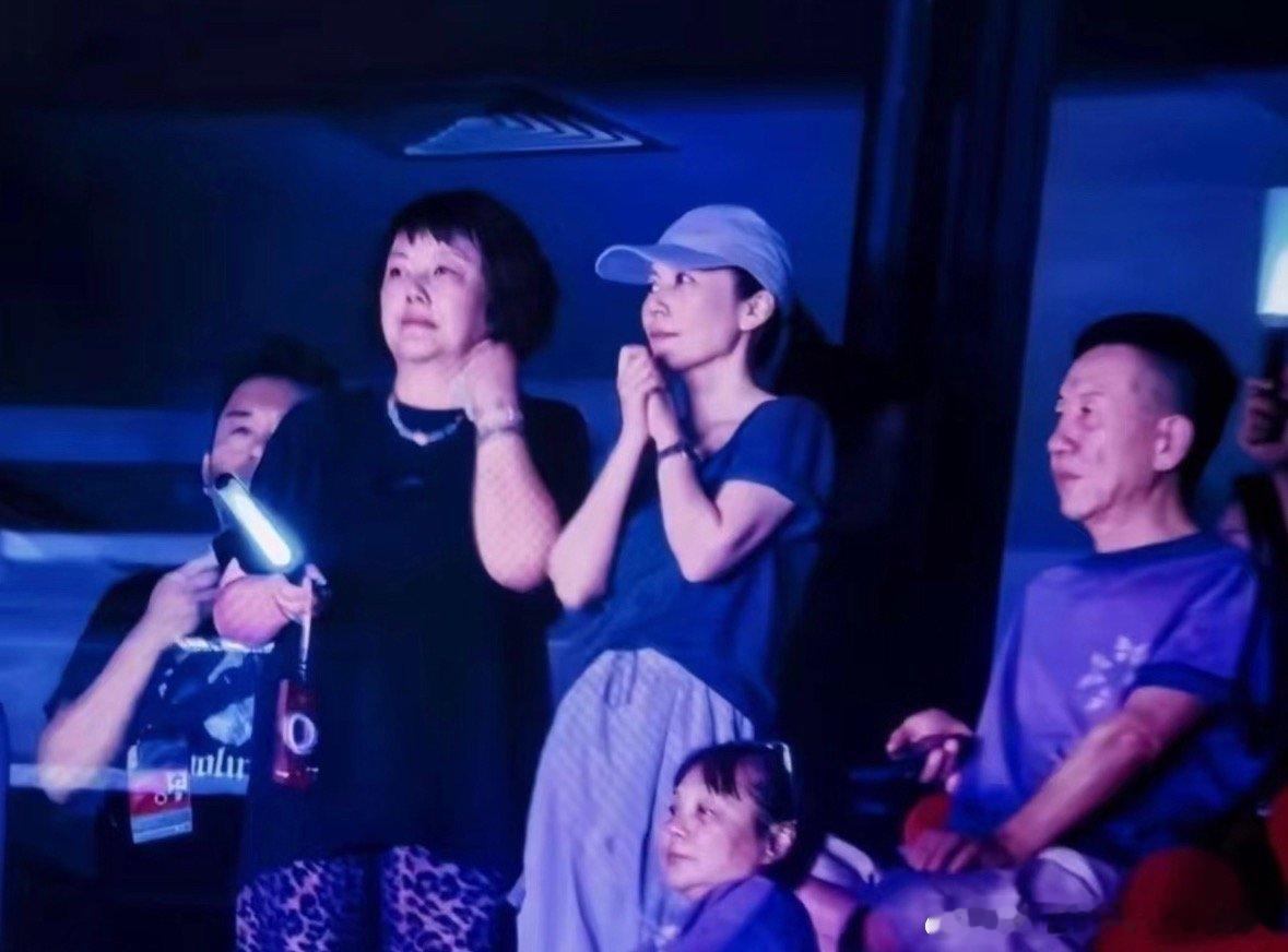 谢霆锋王菲跨越25年的爱情25年深情未改，兜兜转转仍是你！谢霆锋和王菲的中年极致