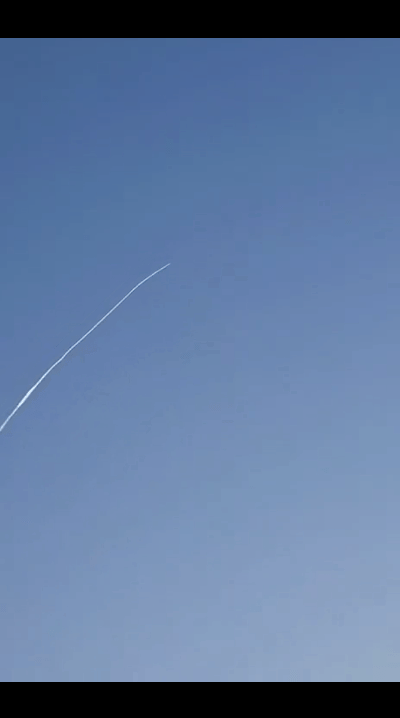 以色列连续发射两枚拦截弹去拦截伊朗导弹，都失败了。伊朗导弹突防成功后，击中以色列