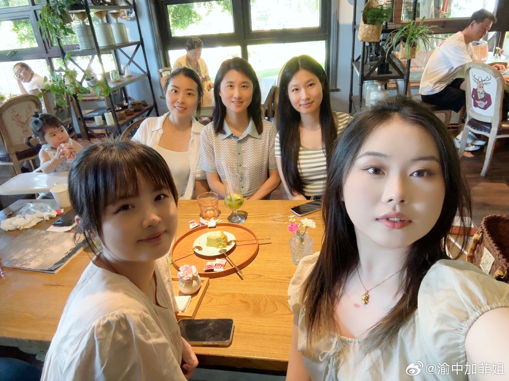 今天顶着40º高温来参加coffechat，我们都太棒了！小姐妹们，有海外留学经