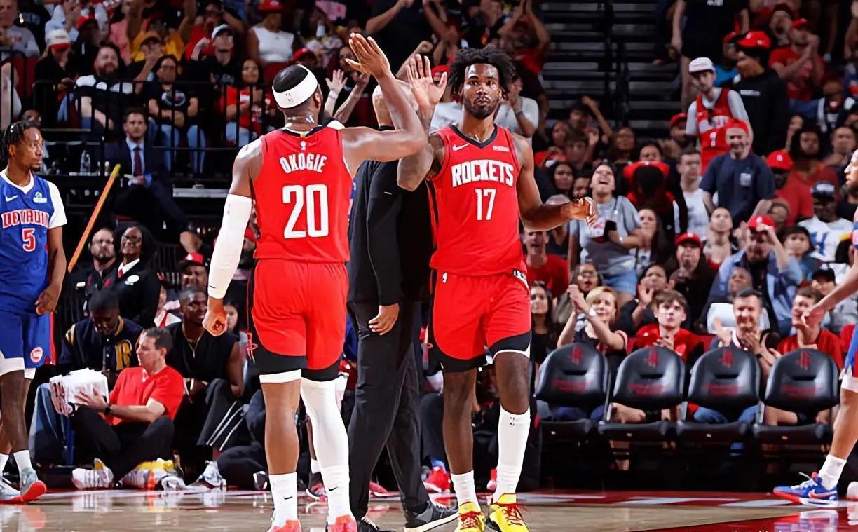 火箭可能做梦都会乐醒！熬了一赛季，没想到抽了个上上签！
 
火箭队估计怎么都没想