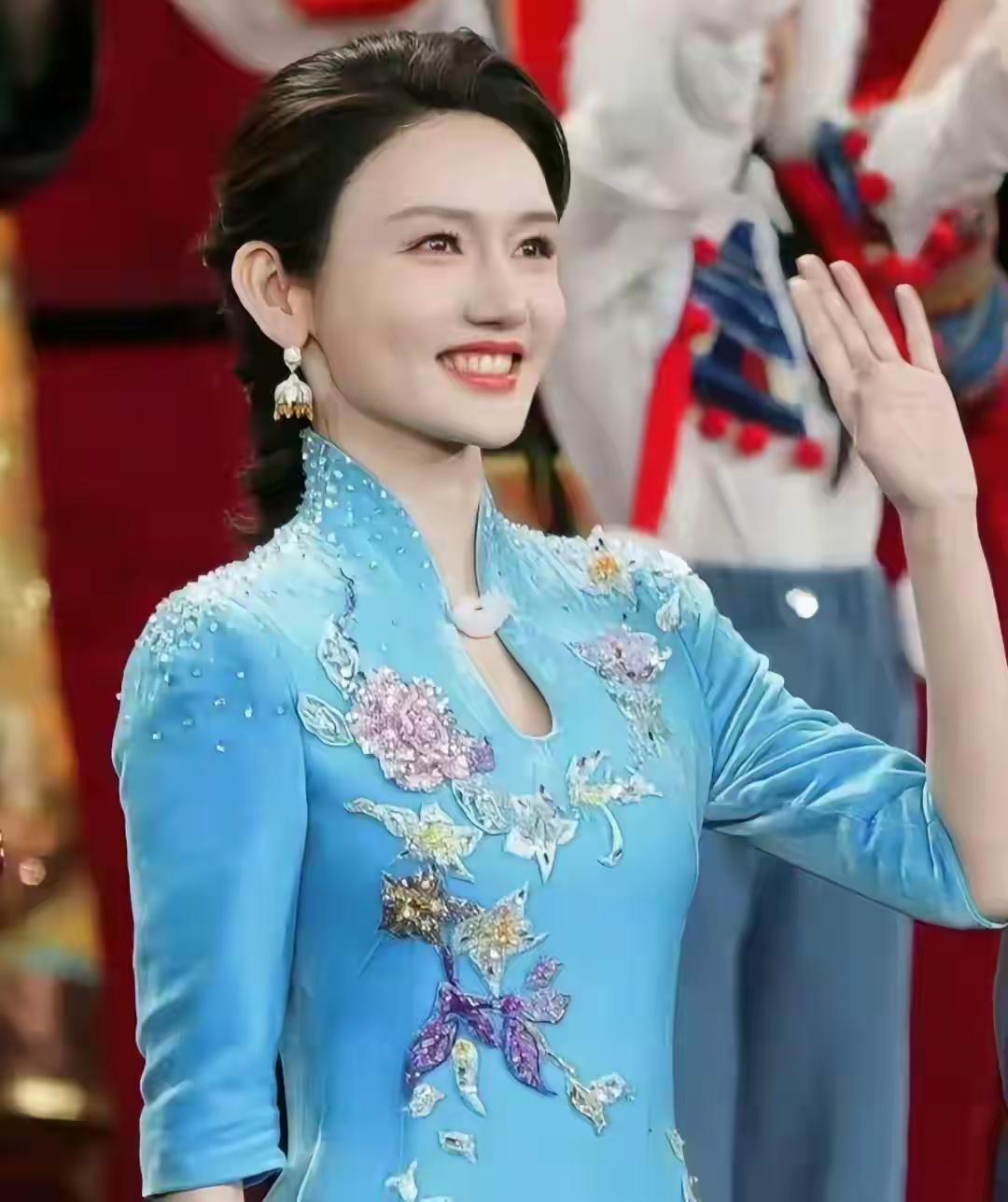 龙洋春晚口误引热议，实力派主播的容错空间有多大？

春晚主持人龙洋的口误被放大讨