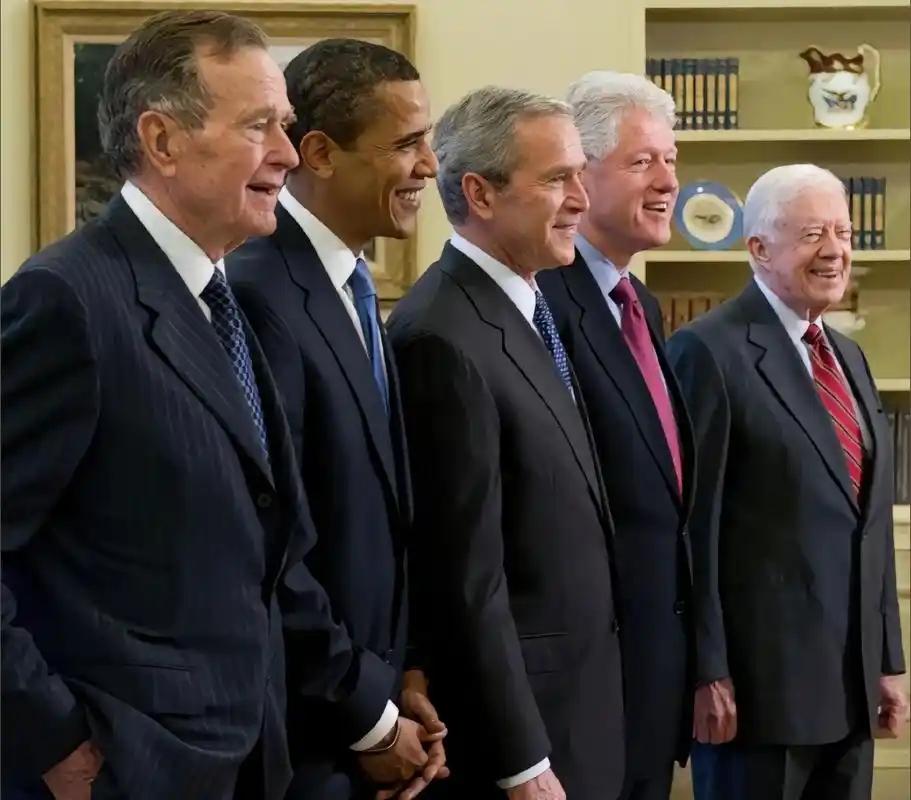 [微风]很多人想不通，美国街头黑帮横行、毒品泛滥，连走路都得提心吊胆，为什么那些