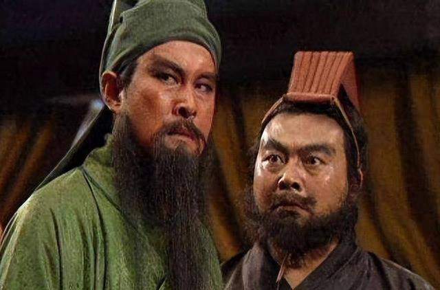 关羽张飞谁都不服，为何独独怕吕布？看完这3点你就懂了!
