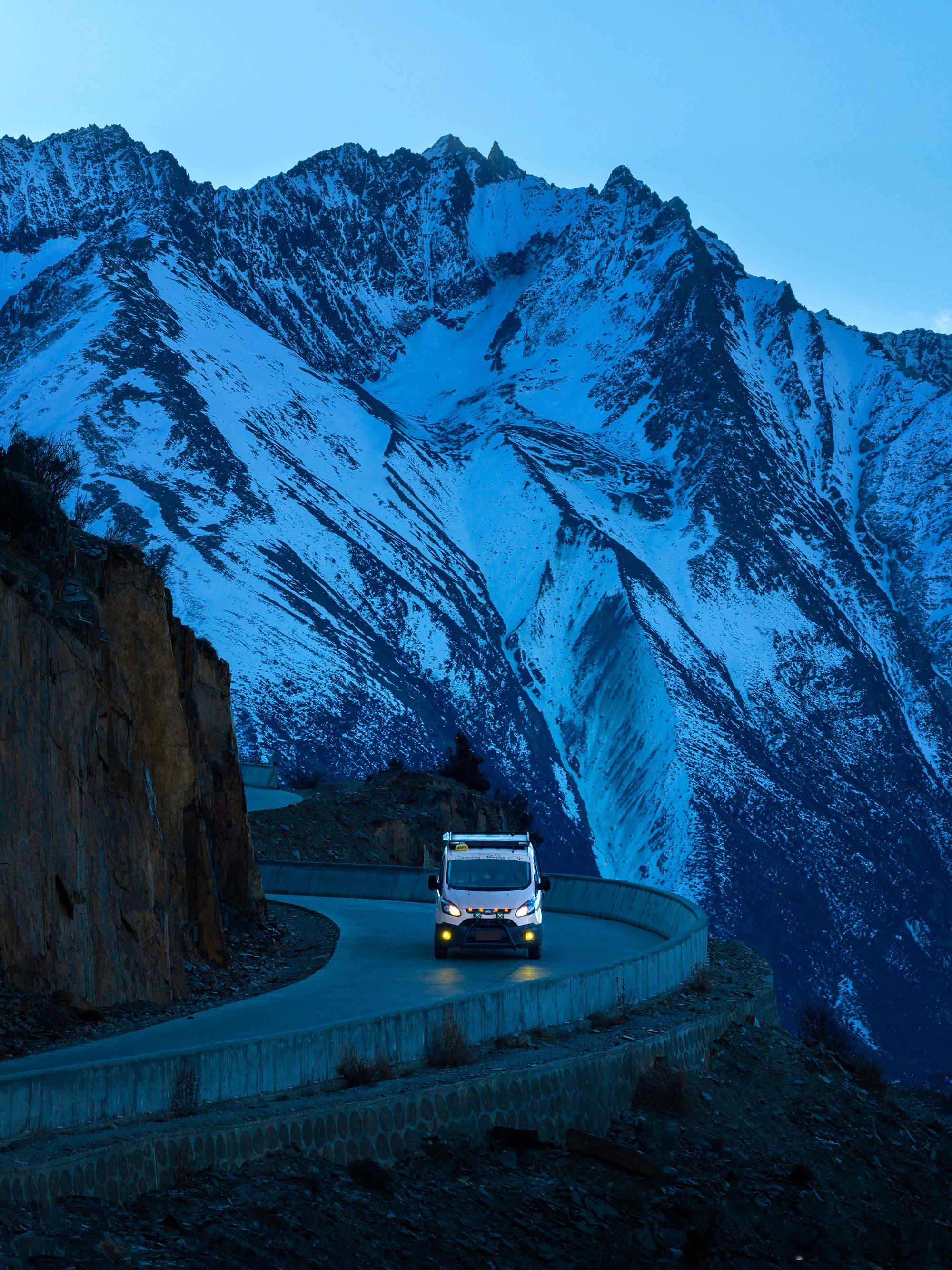 丸辣，Vanlife 318川藏线回来有戒断反应了绝美车片汽车摄影日照金山川西旅