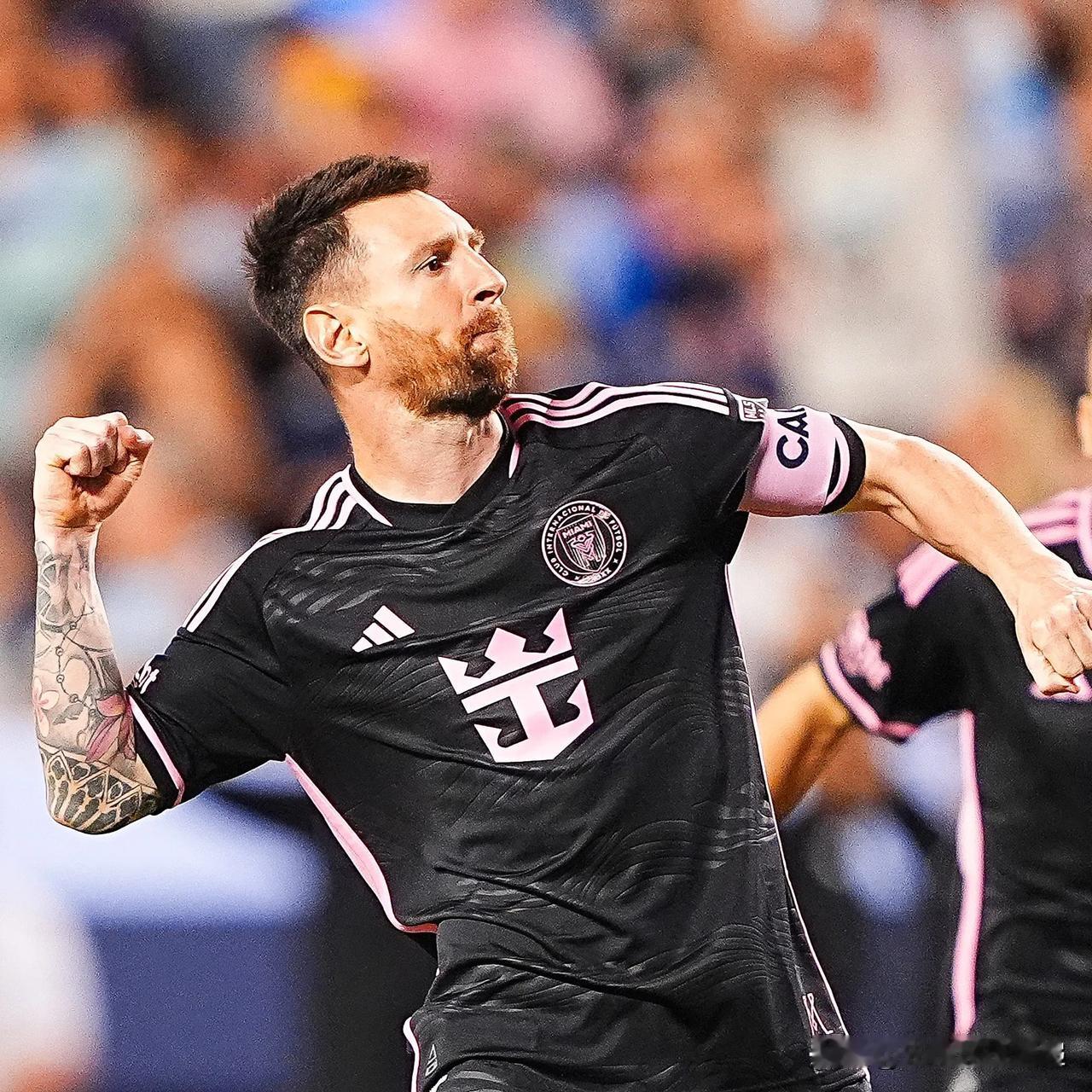 ⚽️🅰️昨晚，莱昂内尔·梅西又进了一球并有一次助攻，他的进球帮助国际迈阿密队以