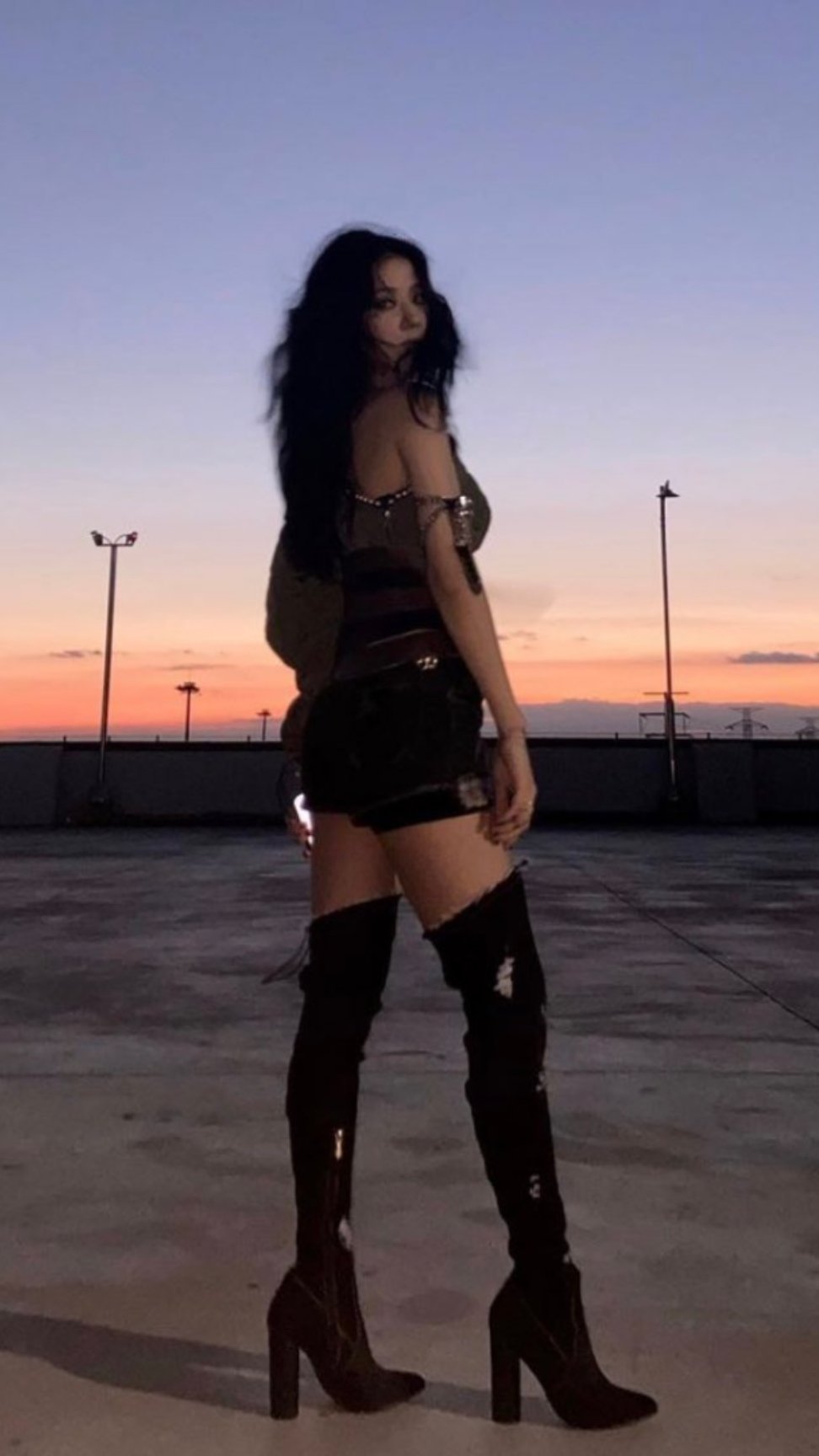 kimjisoo JISOO这张照片在X上又火起来了盘点那些在智秀身上的高跟👠