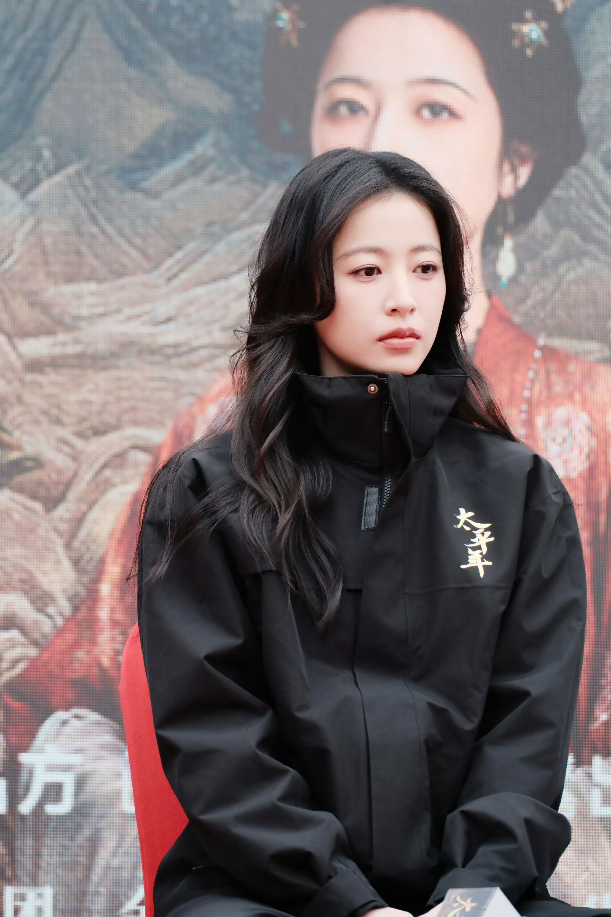 周雨彤好美！姐姐唇炎越来越严重的感觉 可以去看看中医