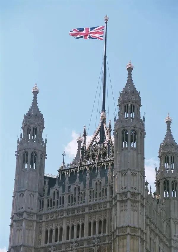 英国绝对是世界第一搅屎棍，损人不利己的典型。
自俄乌战争以来，英国已经不止一次第