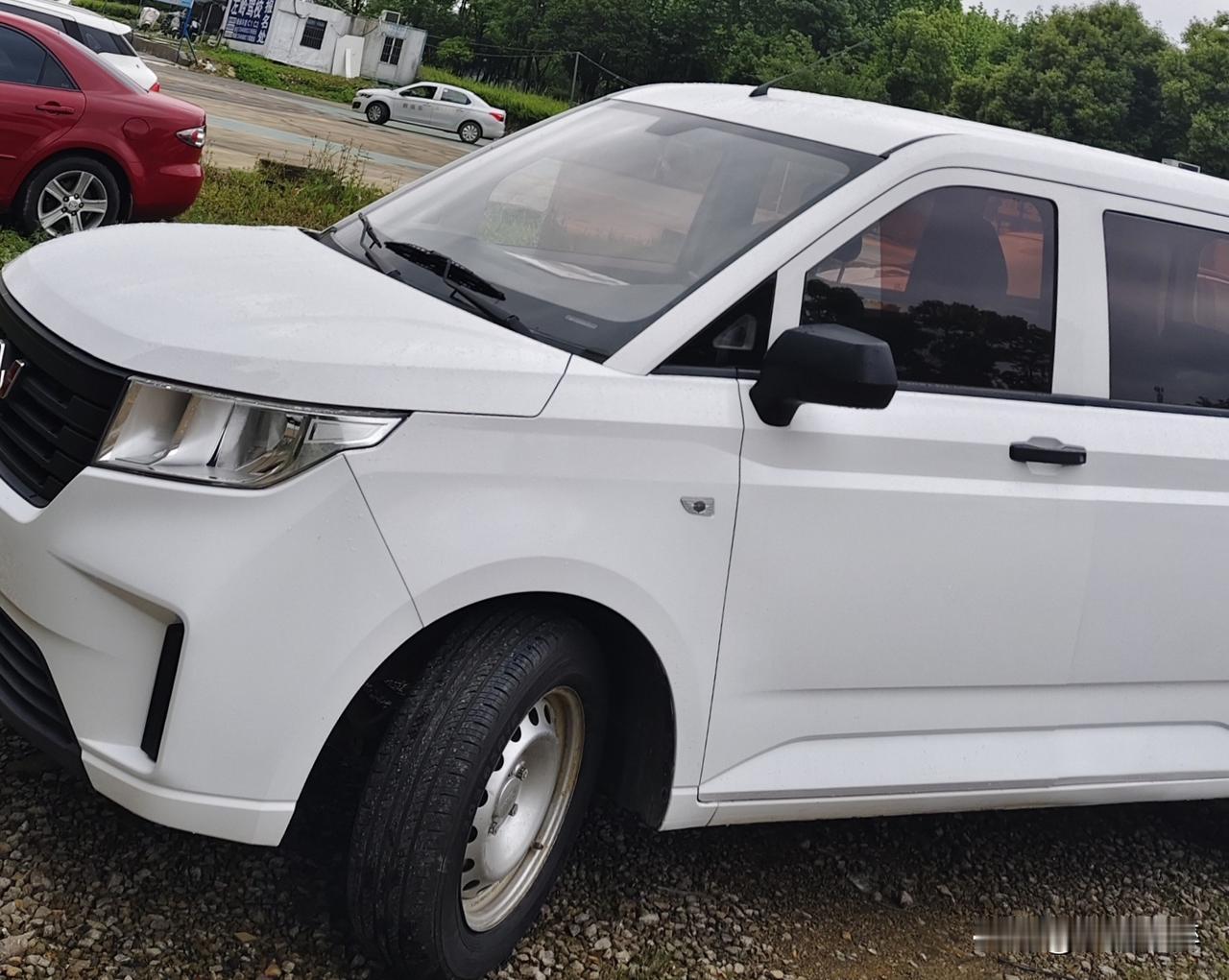 被动换车，平时不会理财的后果是多了2.8万债务。
努力赚钱吧！

当旧车第n次半