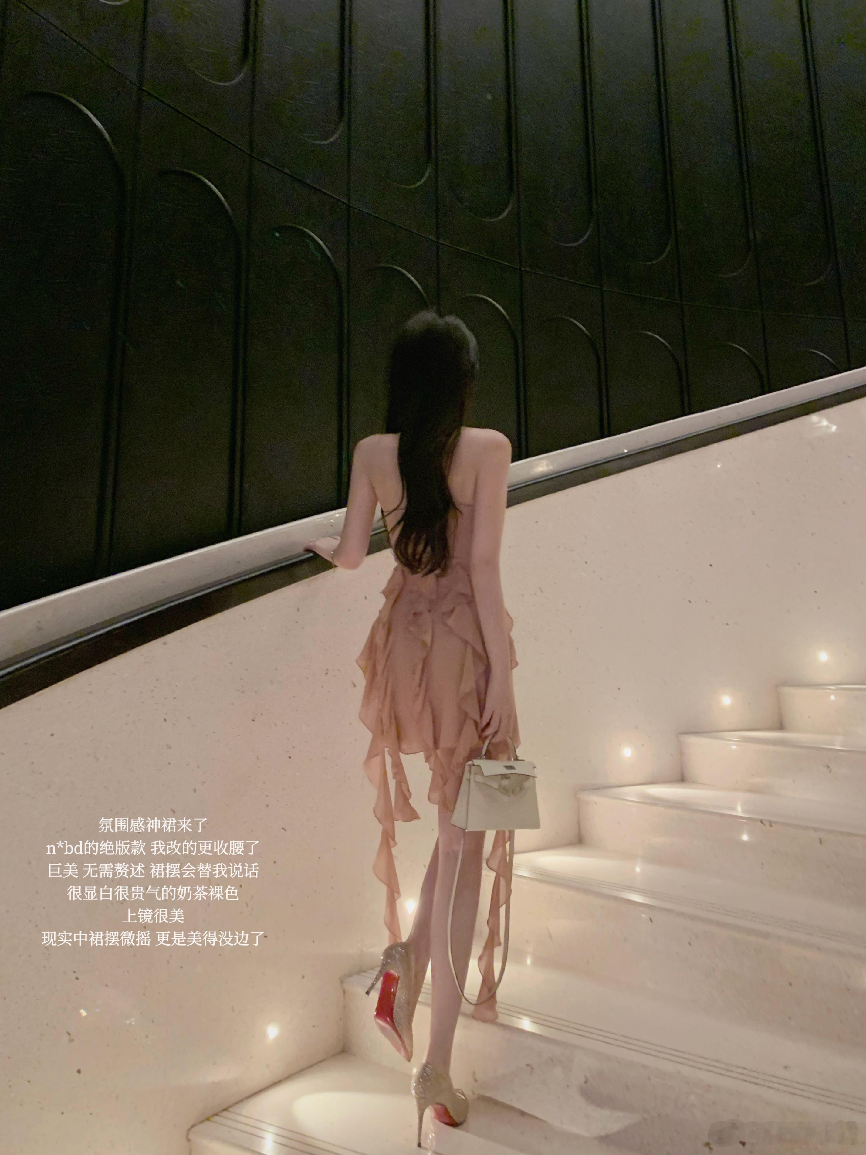 05/10 20:00 🍸无需赘述 裙摆自会替我说话-喜欢哪件告诉我，𝒛𝒂