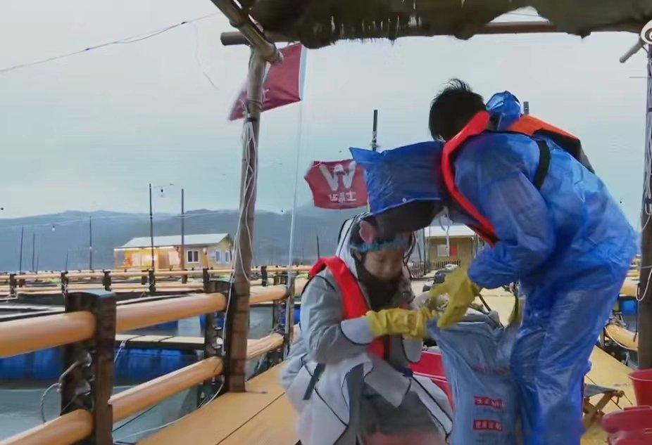 #丁真解开死结的方法#丁真终于解开死结这一方面真的很有自己独特的想法，也是直接拿