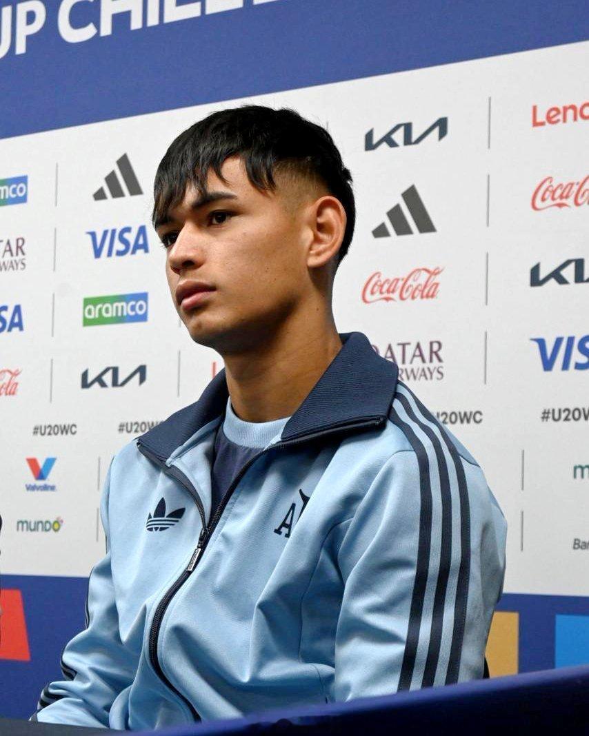 🏆 世青赛决赛前夕阿根廷U20队长胡里奥·索莱尔 🎙️：“我正在实现每个孩子