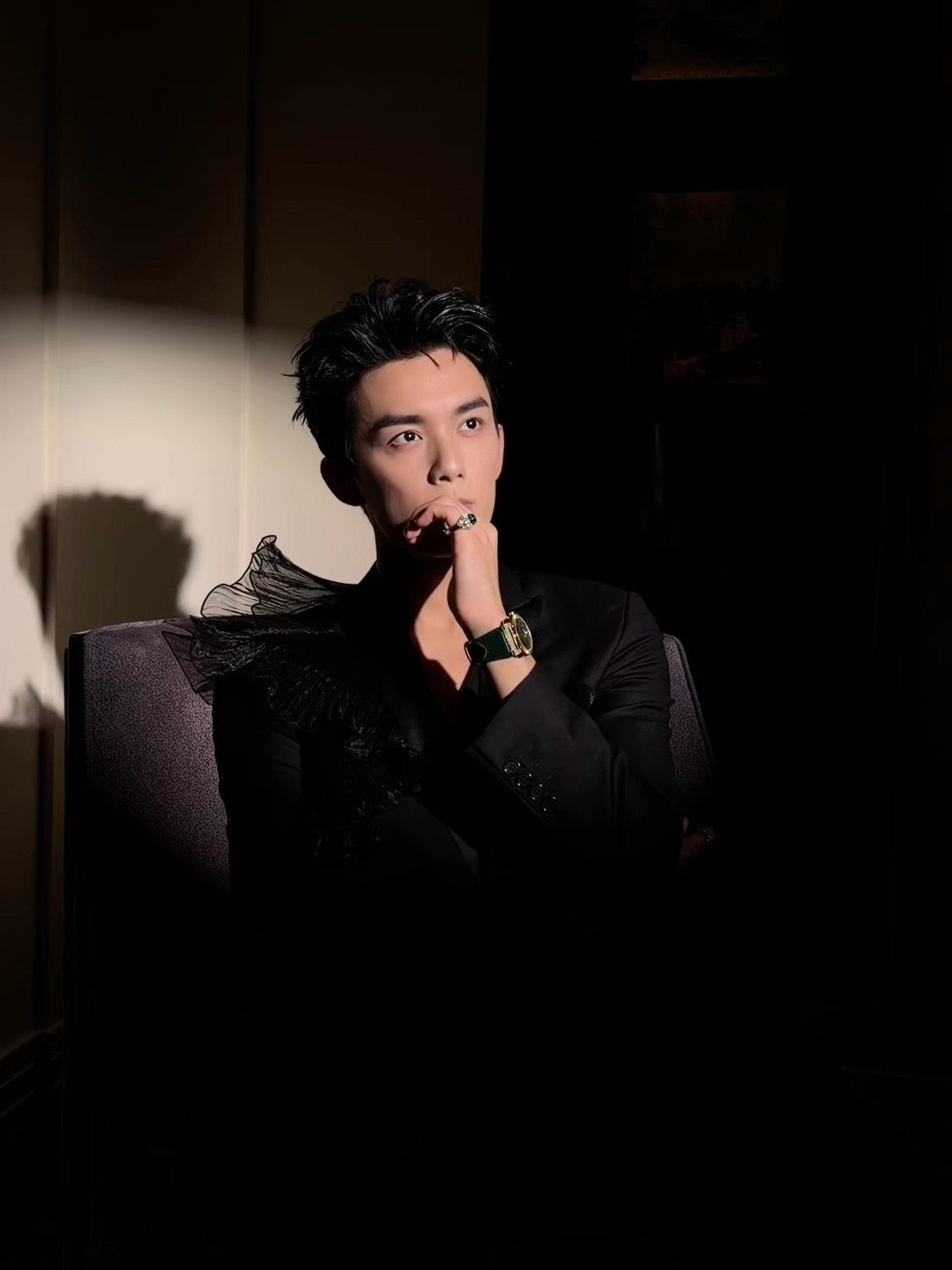 吴磊一条尊贵黑斗鱼吴磊每次活动造型都封神 ​​​