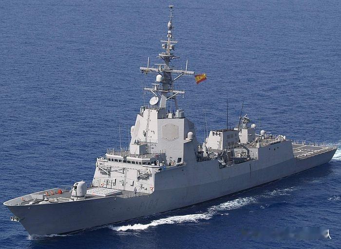 西班牙“阿尔瓦罗·巴赞”级（F-100型）防空护卫舰
“阿尔瓦罗·巴赞”级是西班