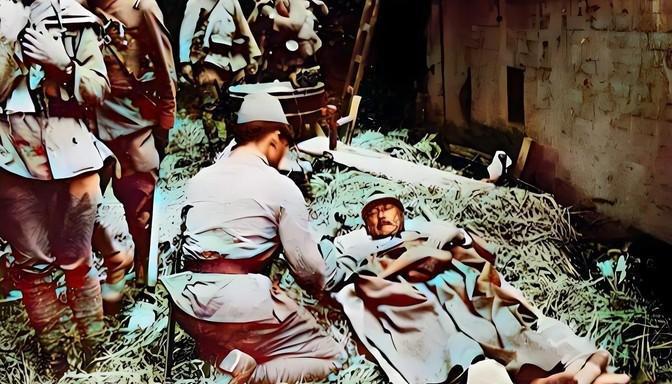 1939年，躺在担架上的是日军少将中村正雄，他的腹部被我军炮弹弹片击中，日军军医