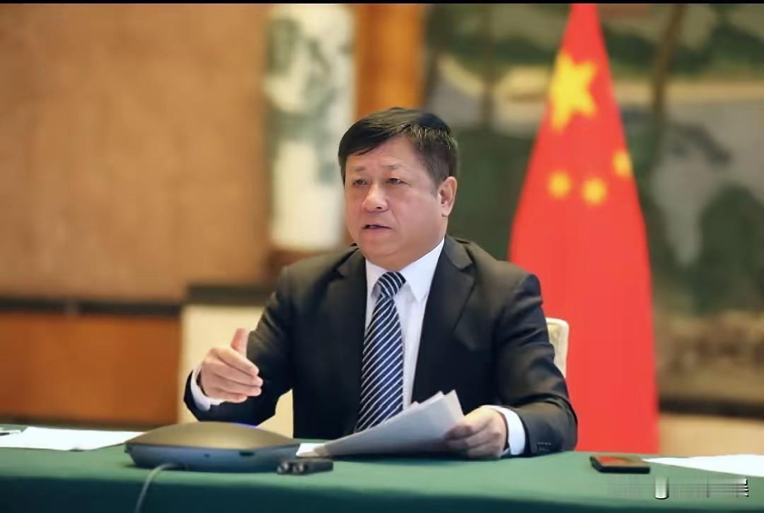中国将对俄年贸易额目标定为3000亿美元
​中国驻莫斯科大使表示，北京正"向30