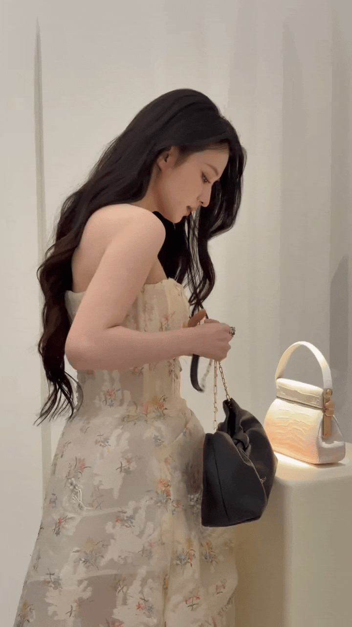 王楚然的侧面也这么完美！