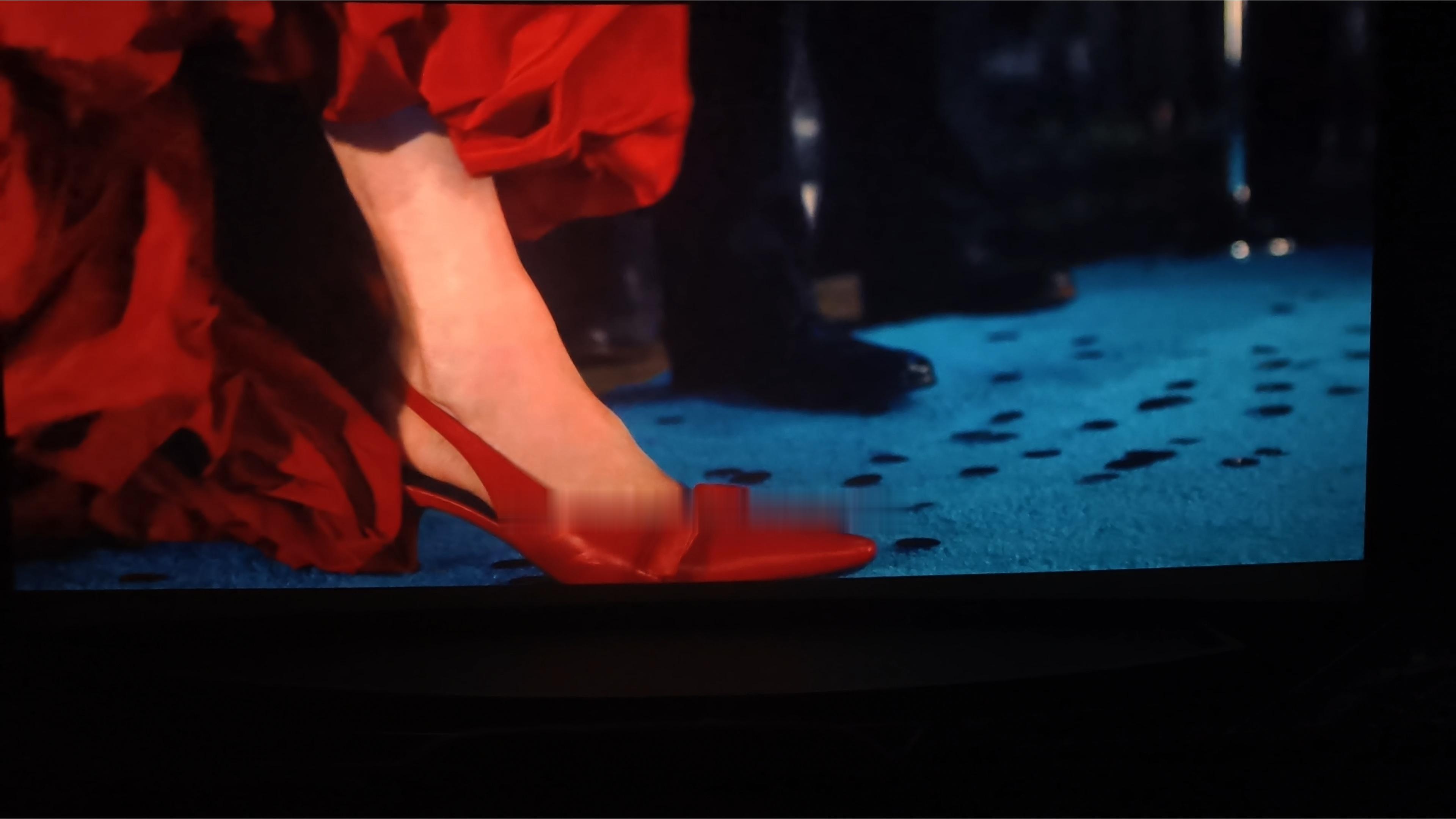 虽然我妈4月10在上海宣传的时候开玩笑说，得知这个戏要上imax，她想鲨了自己（