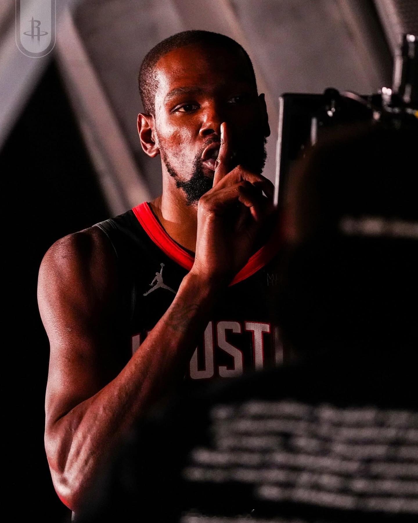 这也许有一部分期待的结局吧！威少杜兰特重聚休斯顿NBA[超话] ​​​
