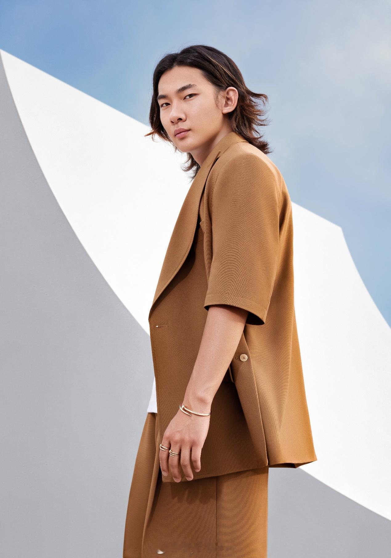 寻找开幕式中的苏翊鸣 从10岁时出演《智取威虎山》中的“小栓子”，到18岁夺取中