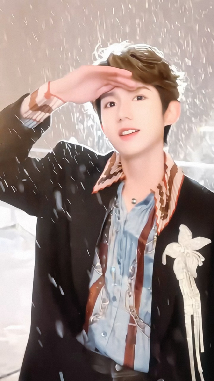 王源cha的初雪王源雪夜跳初雪  王源雪夜跳初雪，王源cha的初雪，谁懂一整个有