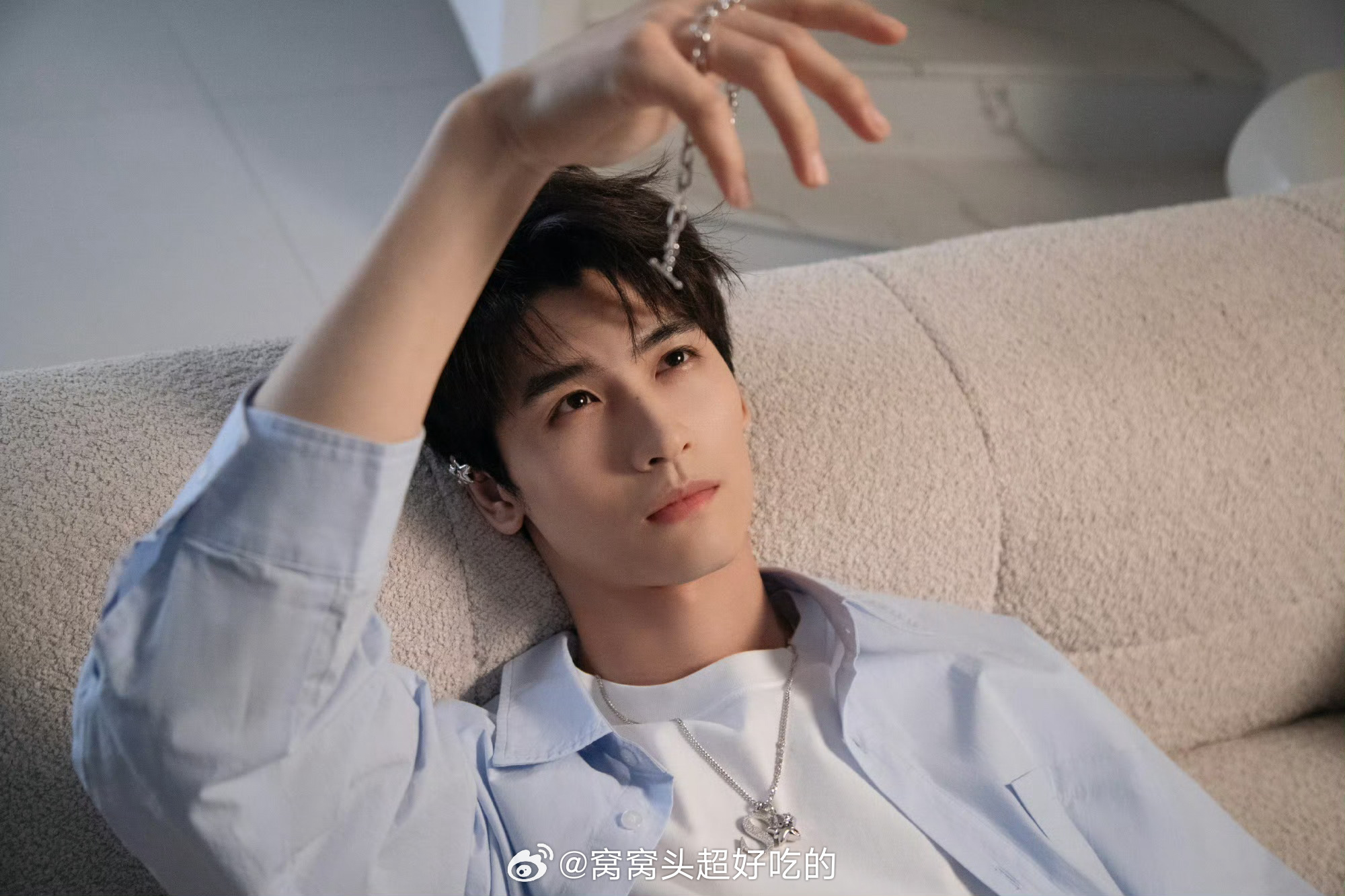 黄俊捷三月行程图，除了专心在剧组拍戏之外，还有品牌直播，昨天刚宣新代言，捷儿越来