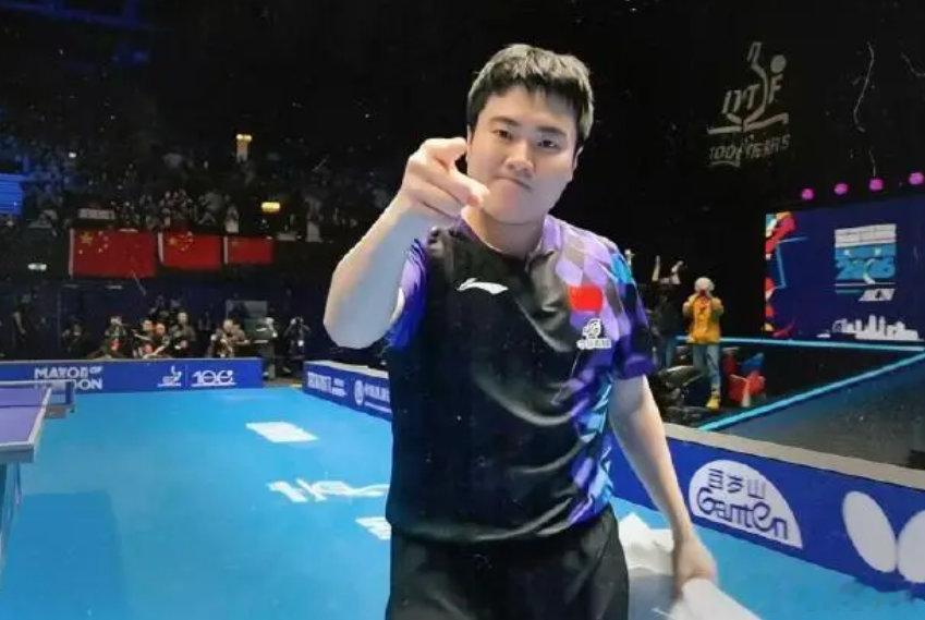 梁靖崑总结世乒赛 梁靖崑总结世乒赛：绝境逆转获涅槃重生，感恩团队与球迷北京时间5