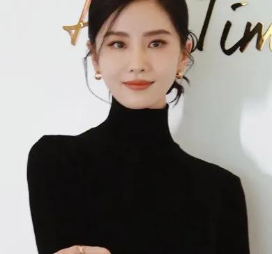刘诗诗和吴奇隆如今在带娃出游上，似乎更偏向各自带孩子出门，合体的次数相对较少，常