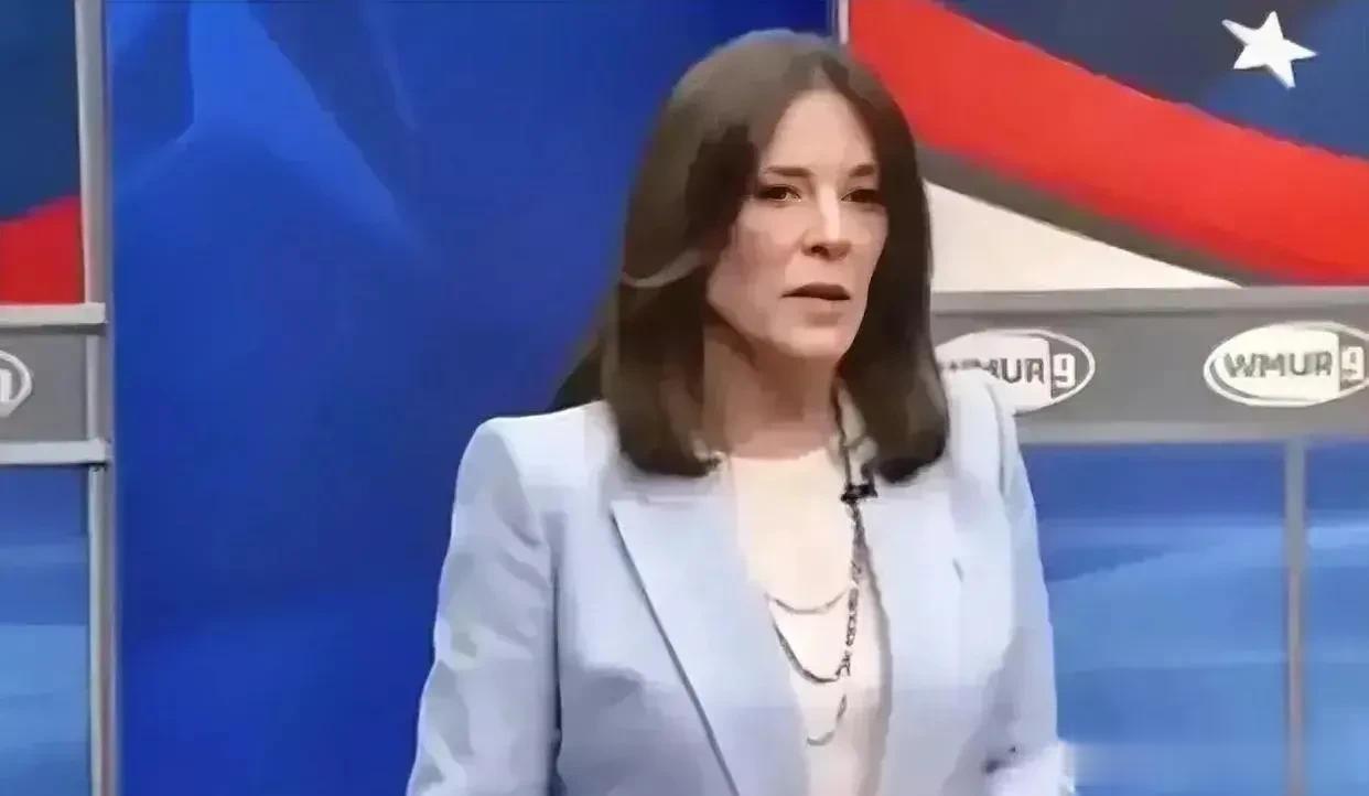 历史首次！美总统候选人亲华，要求美国拆除环绕中国的313个军事基地。
近日，美总