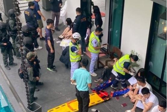 泰国警方突袭清迈府一栋价值超过4000万泰铢的豪宅，逮捕了18名中国籍电诈分子，