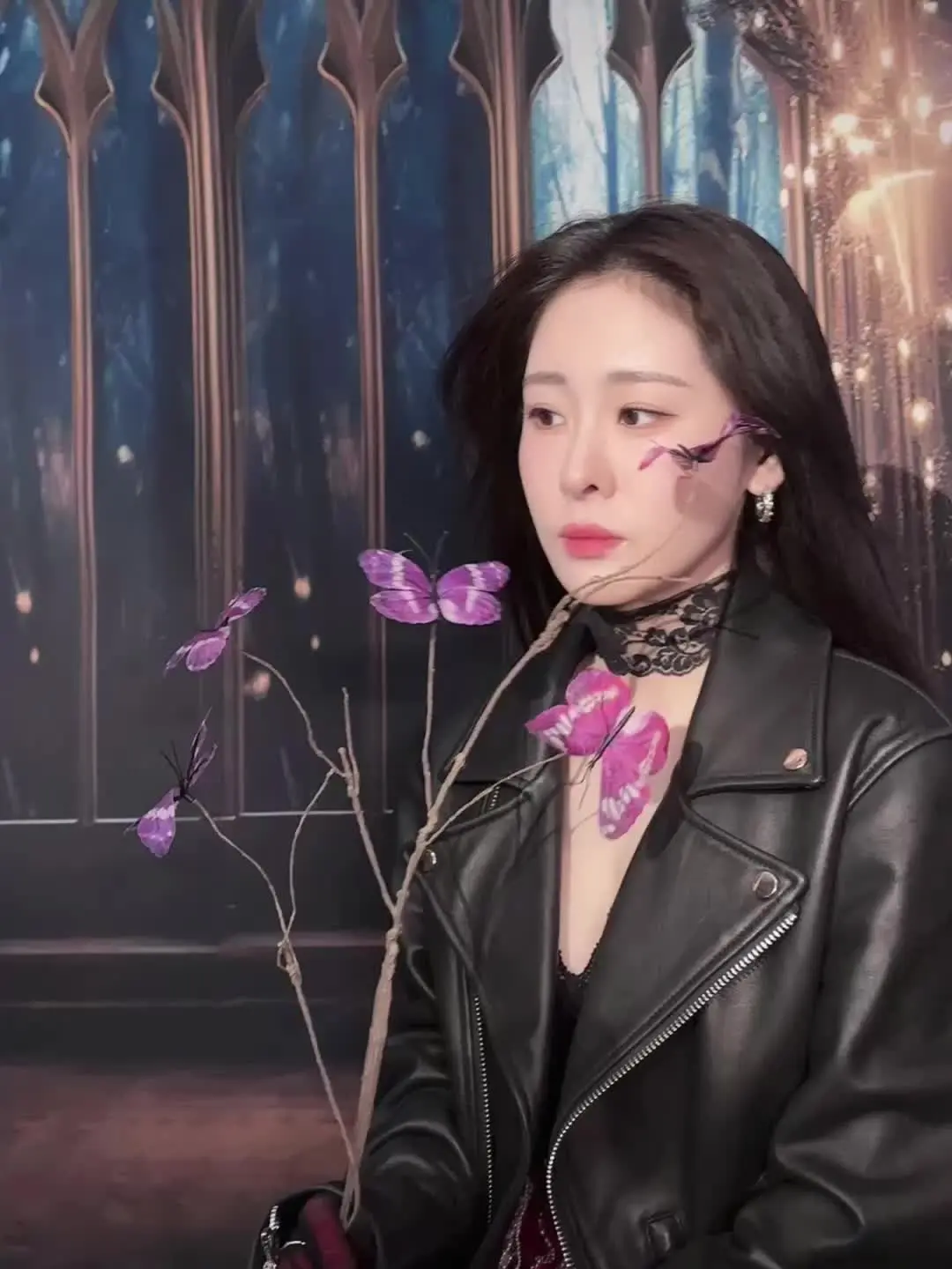 简直是妈咪😍，这个深v 但要注意保暖啊