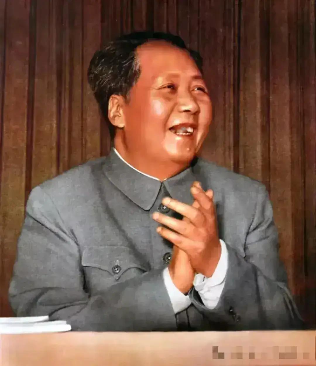 致敬开国伟人慈祥和蔼可亲的的光芒！