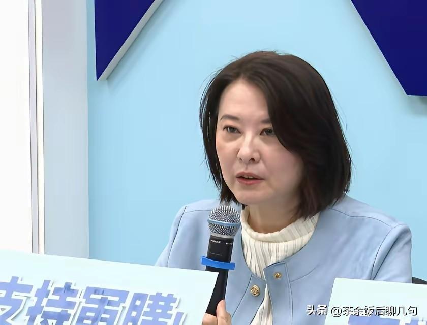 王鸿薇为卓荣泰辩解，这操作我一点都不意外，因为这完全符合她的一贯画风！
 
卓荣