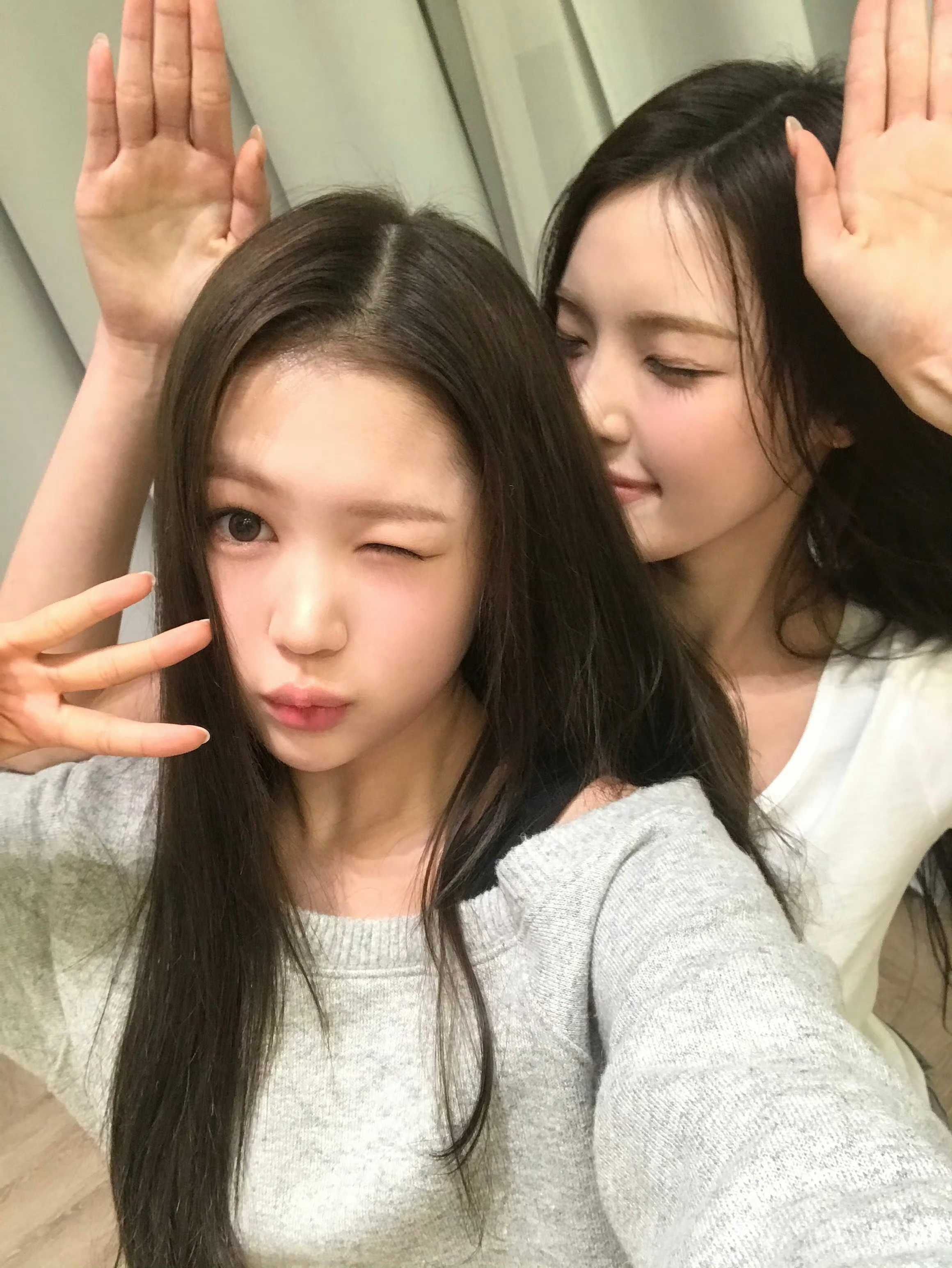 😊wvs我最喜欢的姐姐是……（蓝色文字）查看更多 