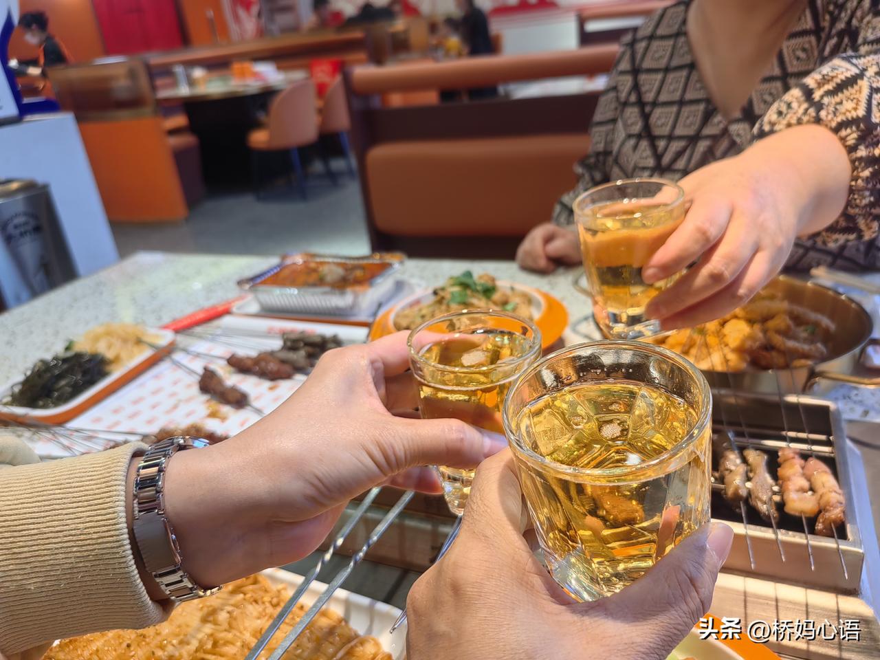 一个月2800元的退休金，我活得也挺好。我觉得，退休以后的生活，不在于你的退休金