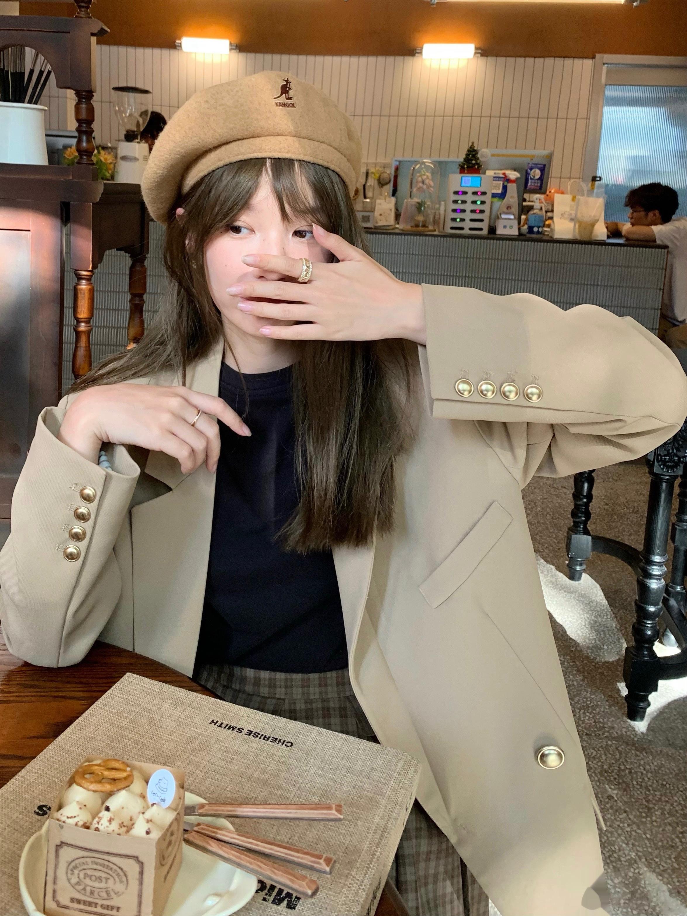学院风💼～咖色系真的好秋冬 光是看着就很期待秋天了耶 ​​​