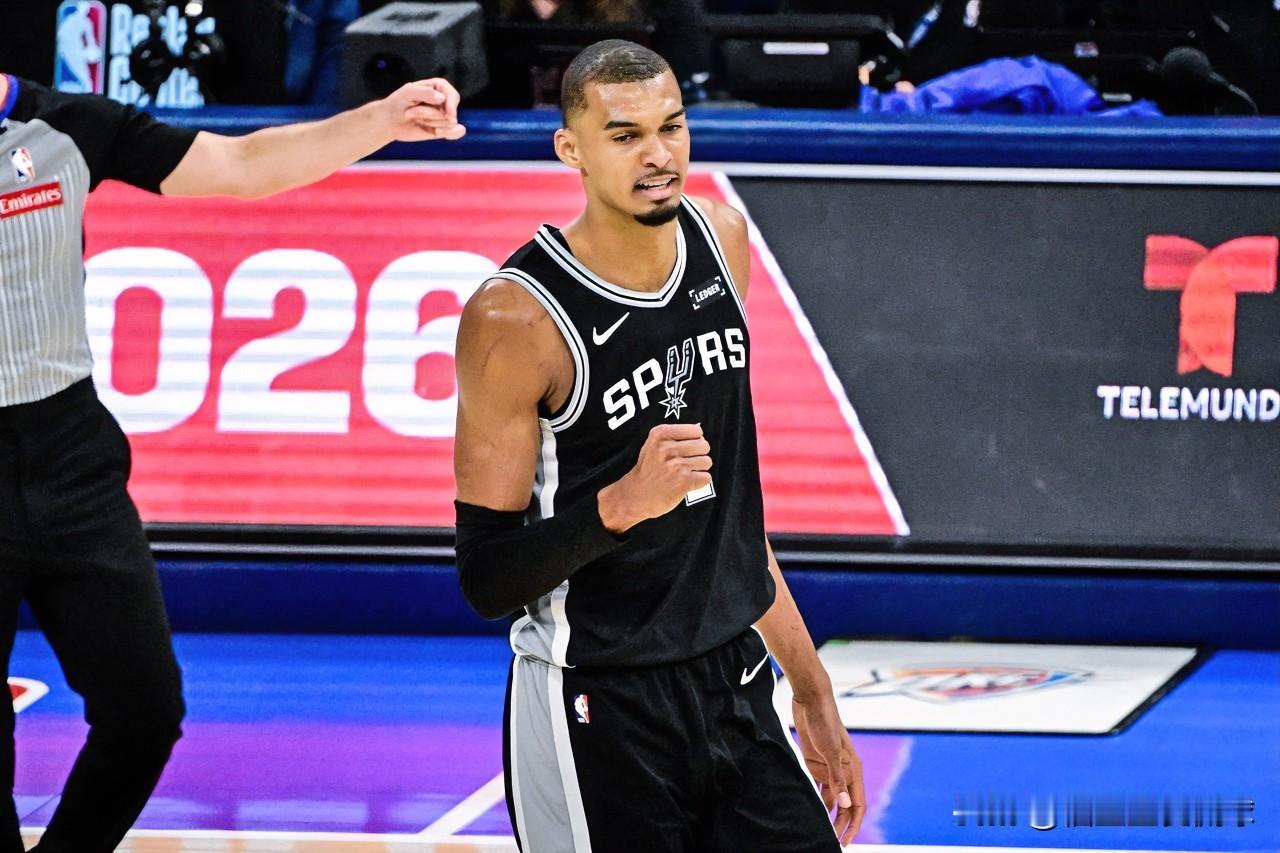 稳了！文班亚马5年2.51亿顶薪锁定马刺未来，最高可飙至3.01亿？

NBA休