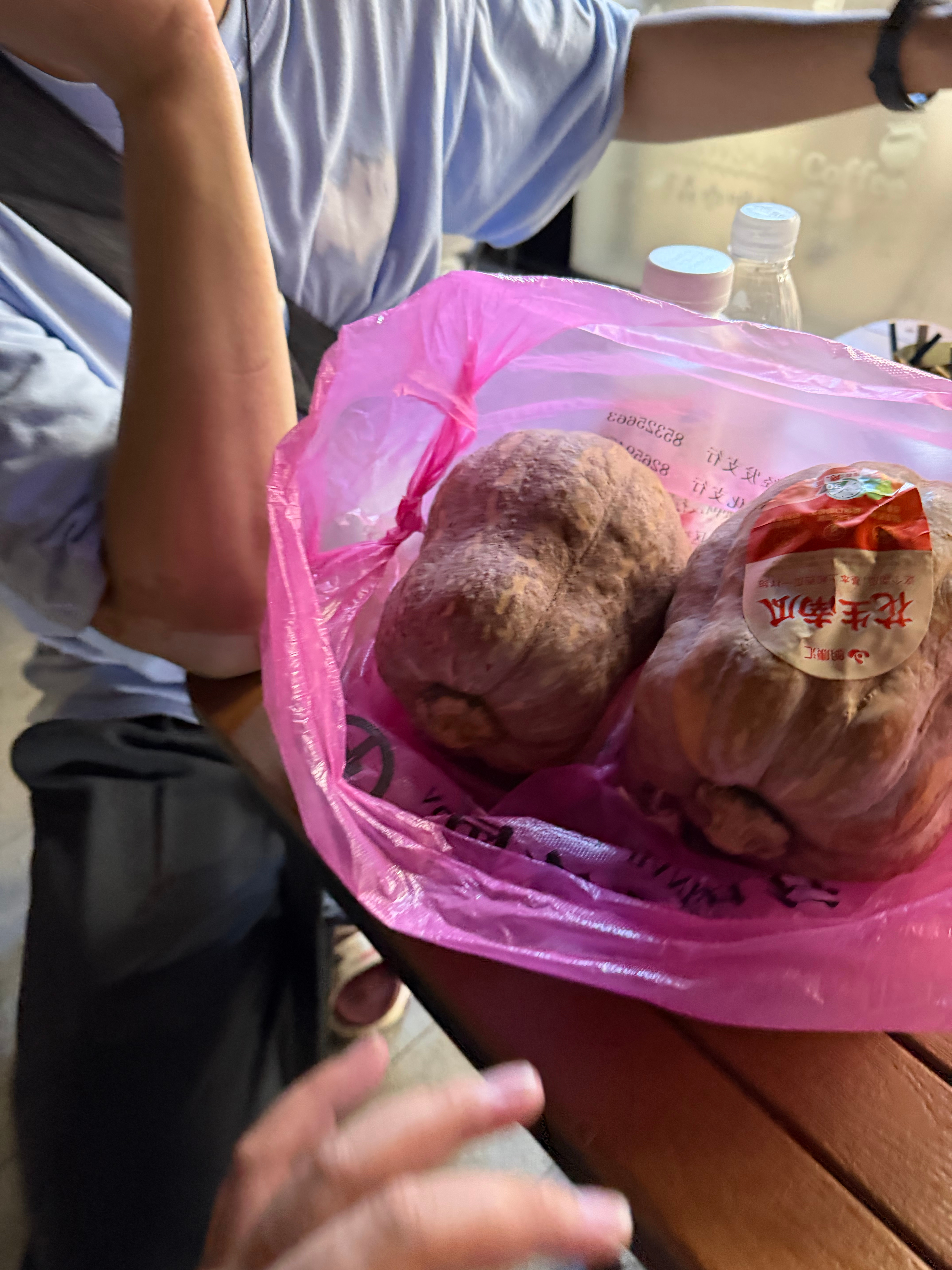 老王说过来看看我，好家伙给我整了俩南瓜🎃 杭州·JWK致应中心
