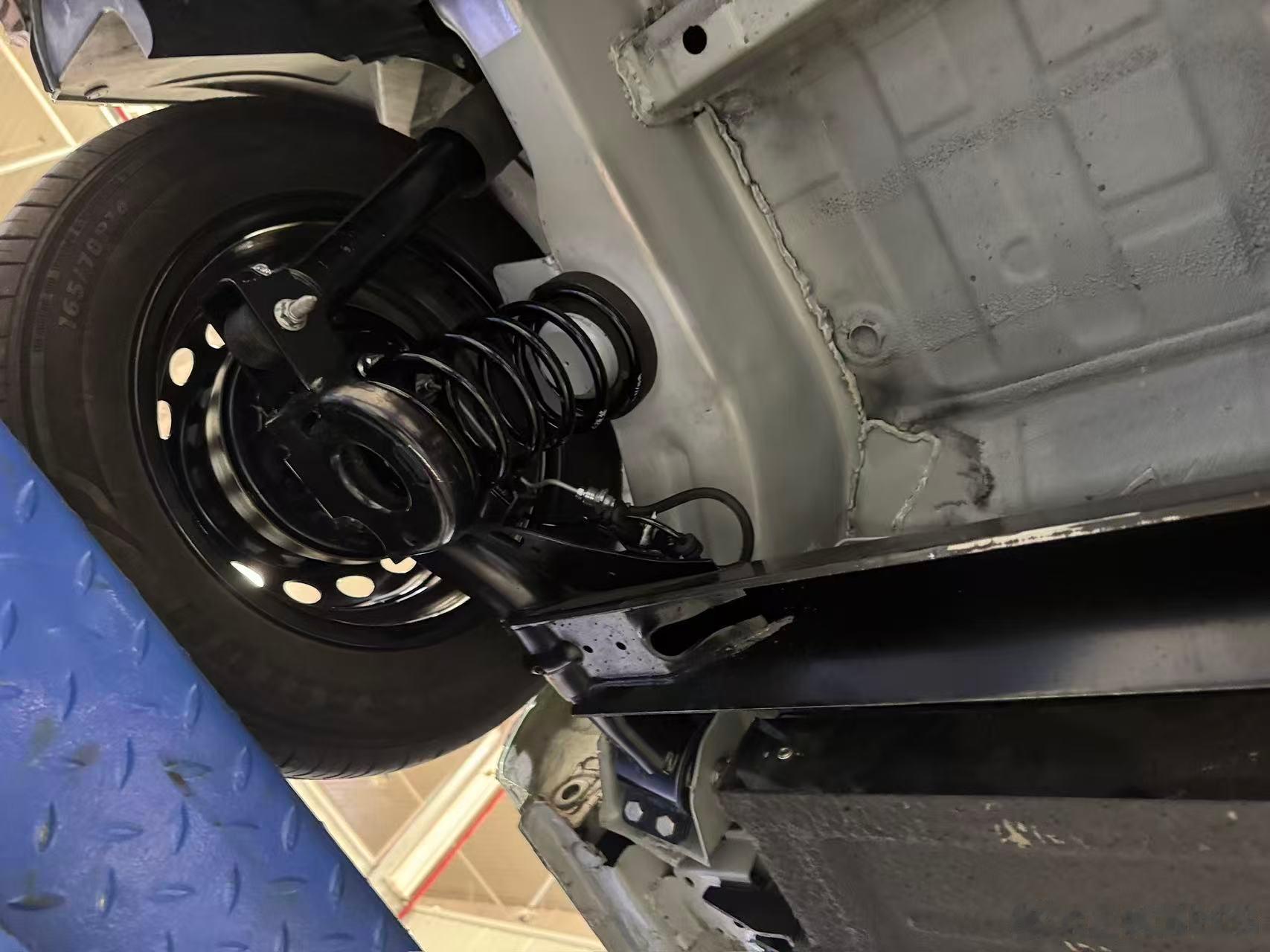 扭力梁里面最便宜的一种主要应用在两台车上一台车日产轩逸一台是A100C（俗称剁椒